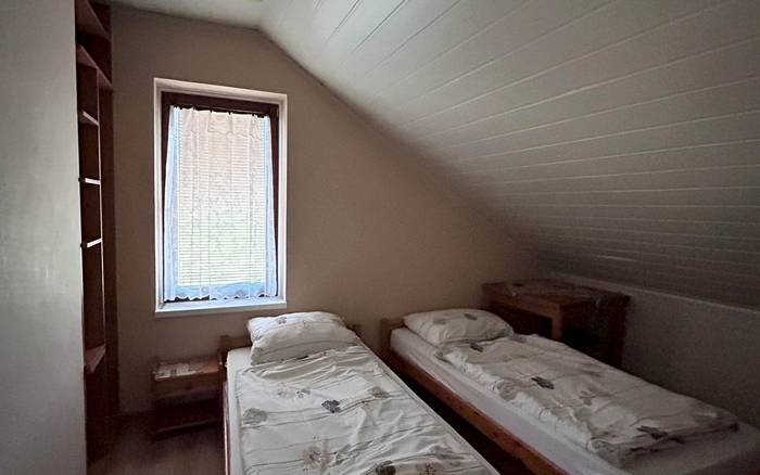 Trojlôžková izba