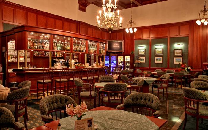 Lobby bar