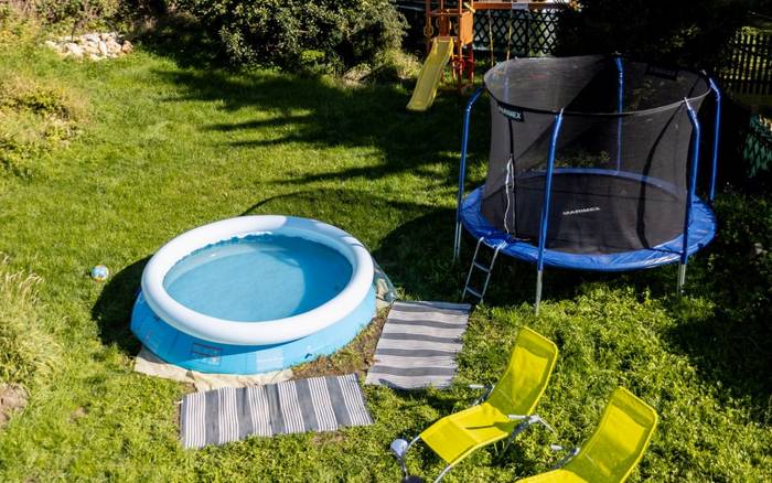 Bazén a trampolína