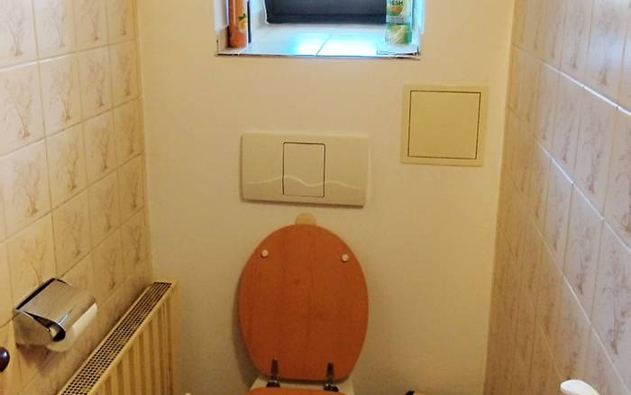 Chata Lucie pod Řípem - WC v přízemí