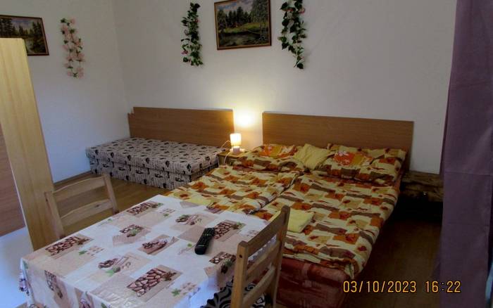 3-lôžkový apartmán v Prednom domku s terasou