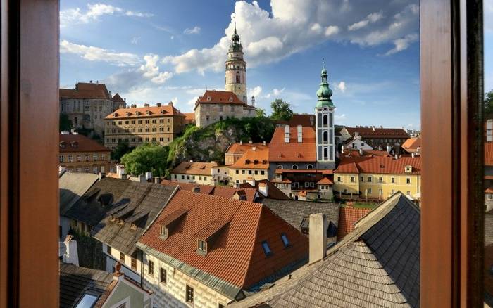 1.attic castle view