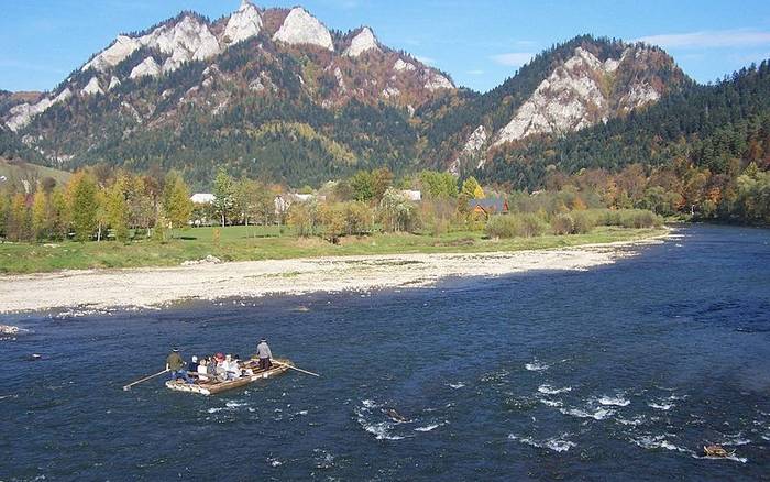 TOP 10 miest na splavovanie na pltiach, lodiach a člnoch