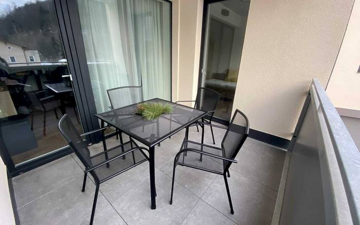 2.06 Slunný apartmán se dvěma ložnicemi a balkonem