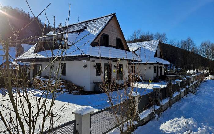 Tri chalúpky na Mýte