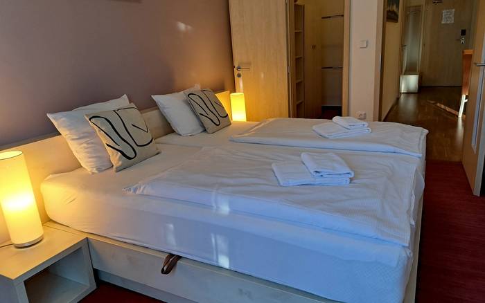 spálňa hotel Crocus vsetky ap.