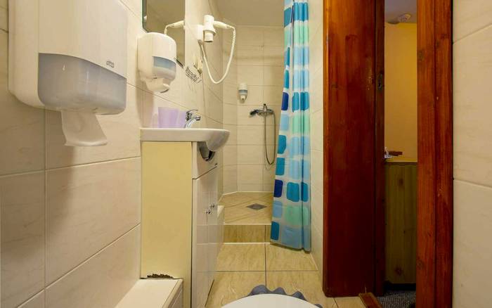 Dvojlôžková izba Economy s manželskou posteľou č.3