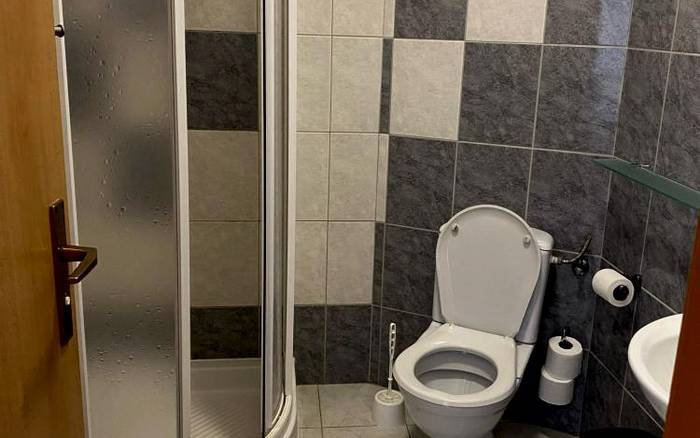 Dvoulůžkový pokoj - žlutá budova