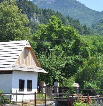 Blatnický hrad nad Gaderskou dolinou