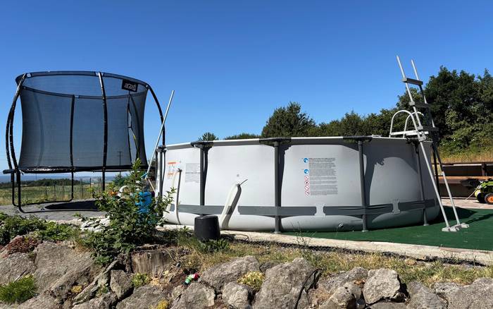 Bazén a trampolína