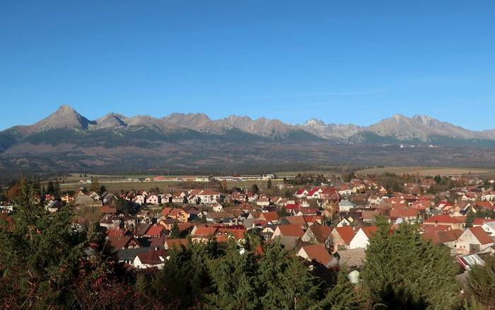 Pohľad na Važec z miesta asi 300 m od chalupy