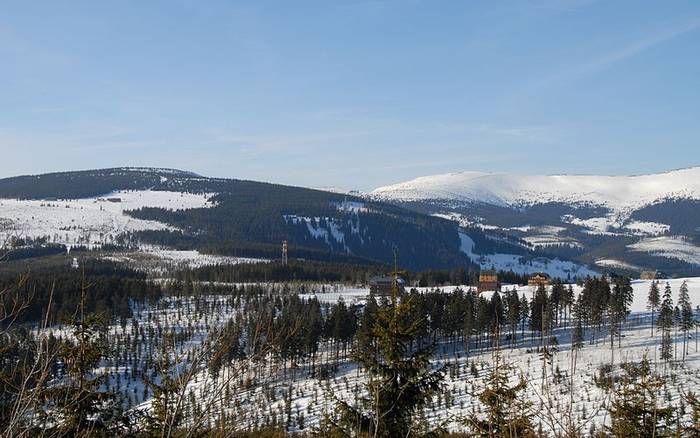 Zalyžujte si na nejširší sjezdovce s umělým osvětlením ve Ski areálu Pec pod Sněžkou