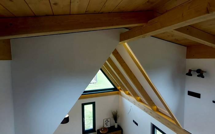 MODŘÍNOVÝ GLAM HOUSE