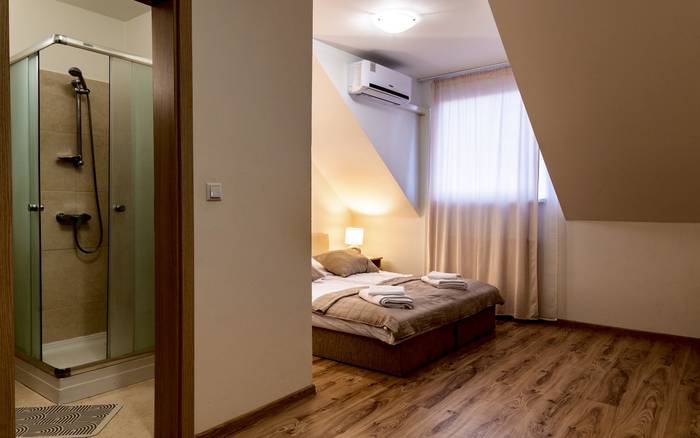 Izba Deluxe s manželskou posteľou