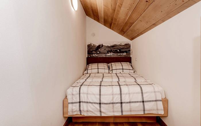 „Slnečný“ apartmán s dvoma spálňami a balkónom pre 5 osôb