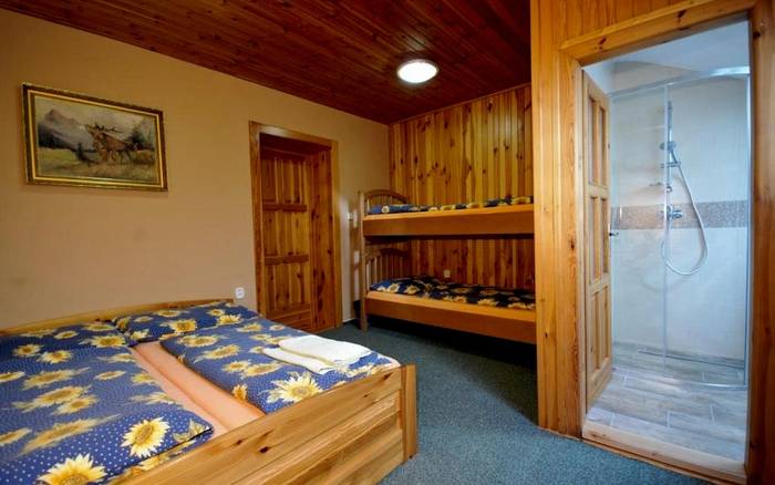 Štvorlôžková izba s poschodovou posteľou