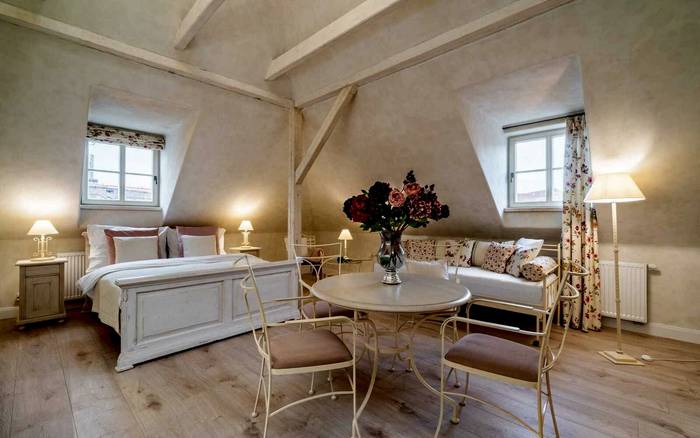Apartmán s manželskou postelí a kuchyní