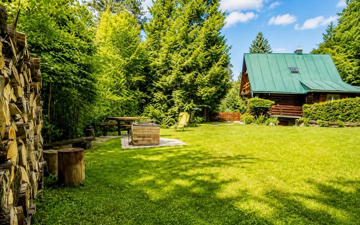 Хатина біля гори Белуша
