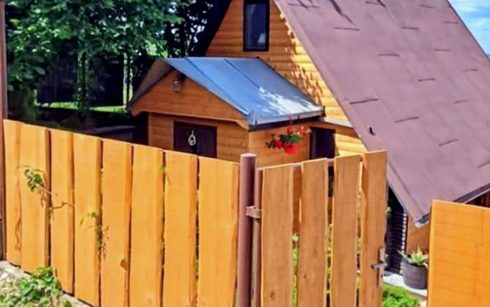 Plne oplotený pozemok