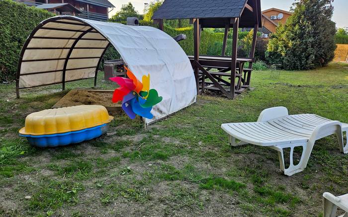 Okolie Henrieta a Henrieta 2