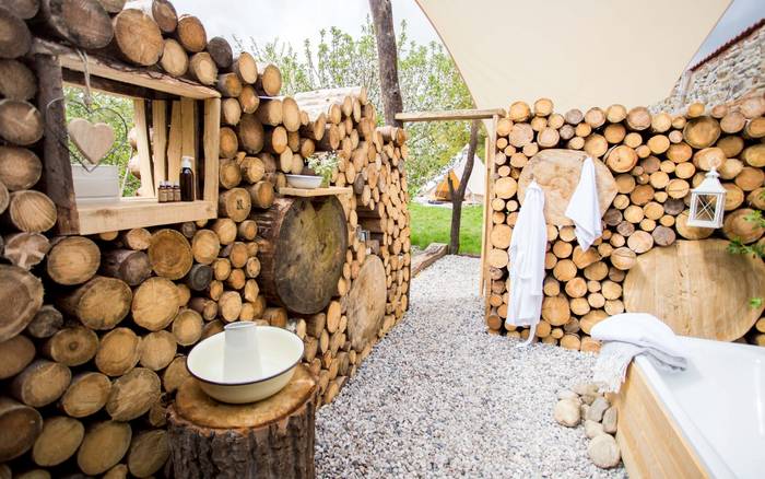 Stan s vanou pod hvězdami -  Glamping Mileč