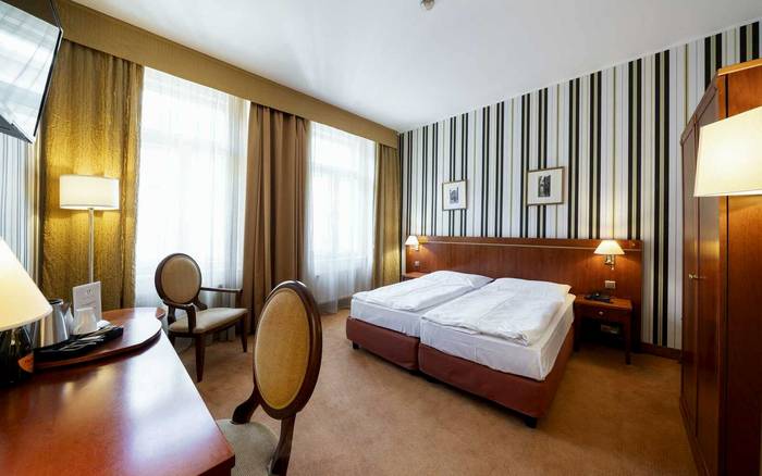 Dvoulůžkový pokoj s manželskou postelí nebo oddělenými postelemi