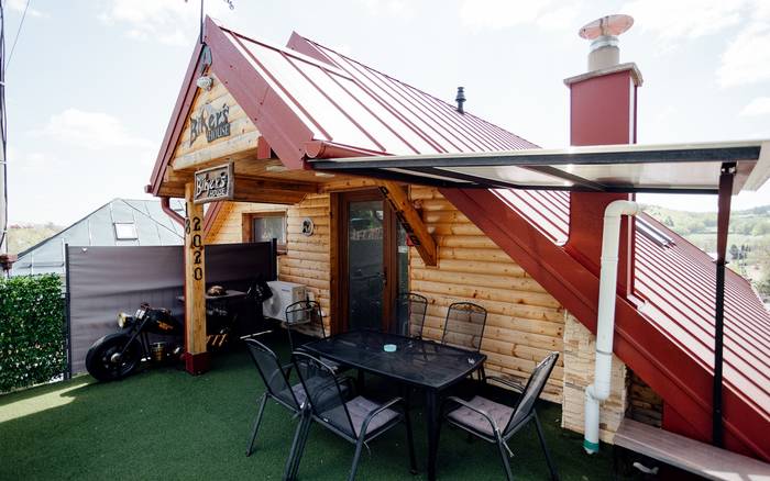 Котедж та апартаменти Bikers house