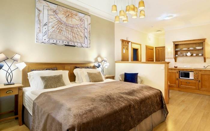 7.Ground Floor Studio Apartment