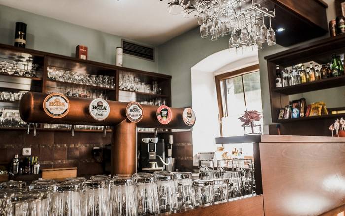 Bar v restauraci