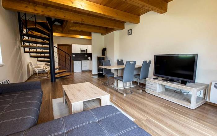 Apartmán Deluxe s kuchyňkou, terasou a balkonem pro 5 osob