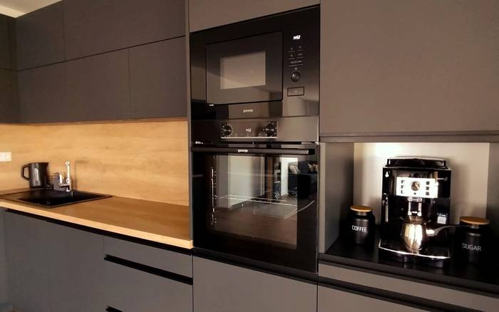 Vychutnajte si čerstvú kávu z De'Longhi Magnifica S. ☕
