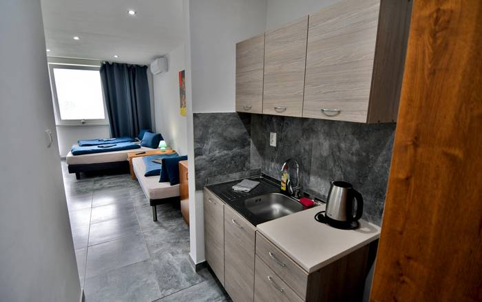 Izba č. 5 štvorlôžková s kuchynkou a terasou