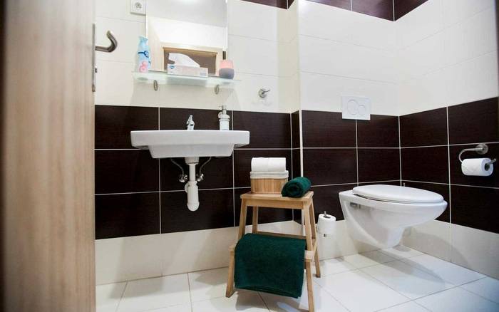 2 - Pokoj s manželskou postelí