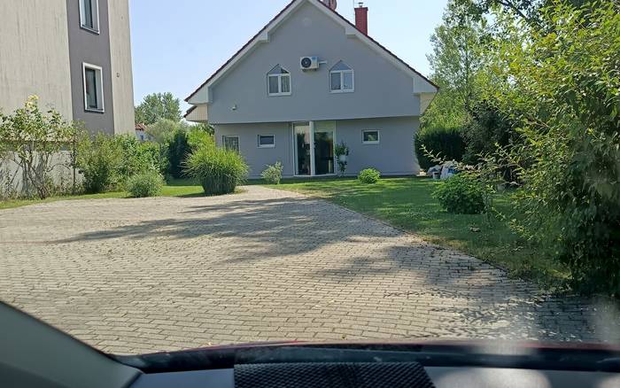 v novom šate