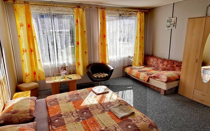 Bezbariérová trojlôžková izba s prístelkou
