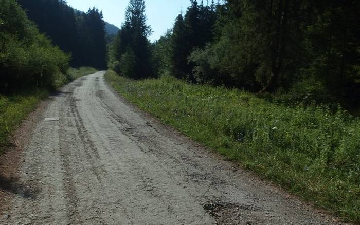 S deťmi na bicykloch Belianskou dolinou