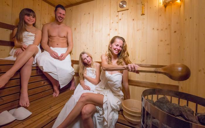 Wellness chata DeLuxe s vírivkou a fínskou saunou.