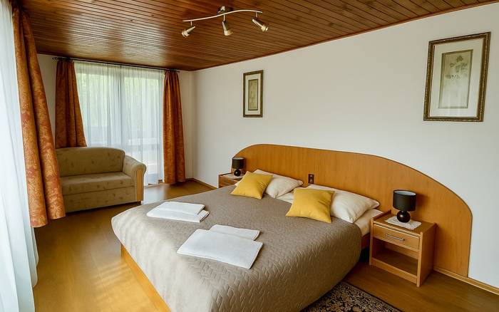 Chata Jozefína - pravá strana