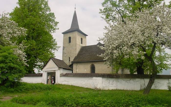 Kostol Všetkých svätých Ludrová - Kút