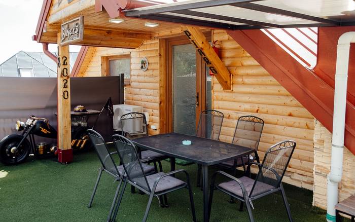Котедж та апартаменти Bikers house