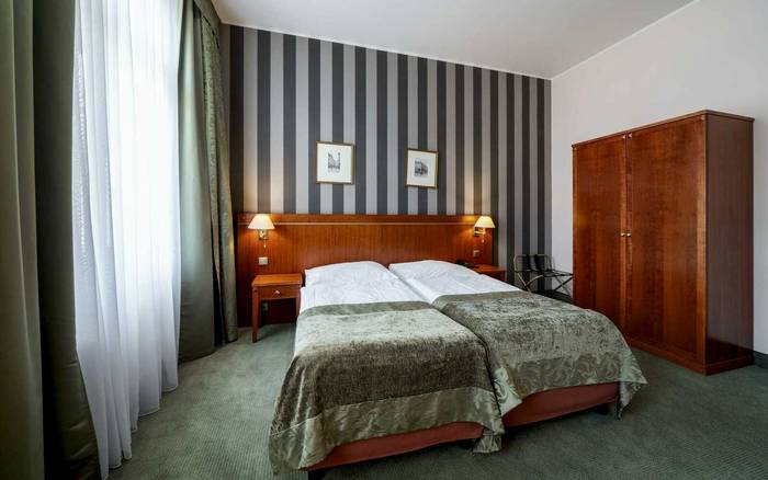 Dvoulůžkový pokoj s manželskou postelí nebo oddělenými postelemi