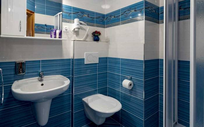Rodinný pokoj s 2 ložnicemi s přistýlkou a balkonem - Hotel Martin