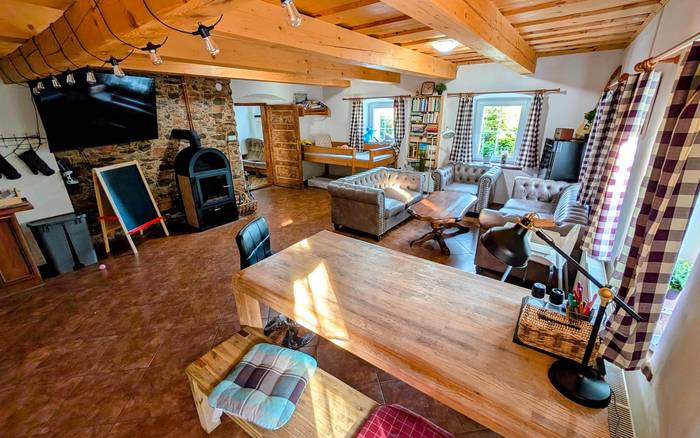 Obývák s jídelnou a kuchyní