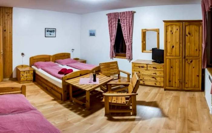 Trojlôžková izba