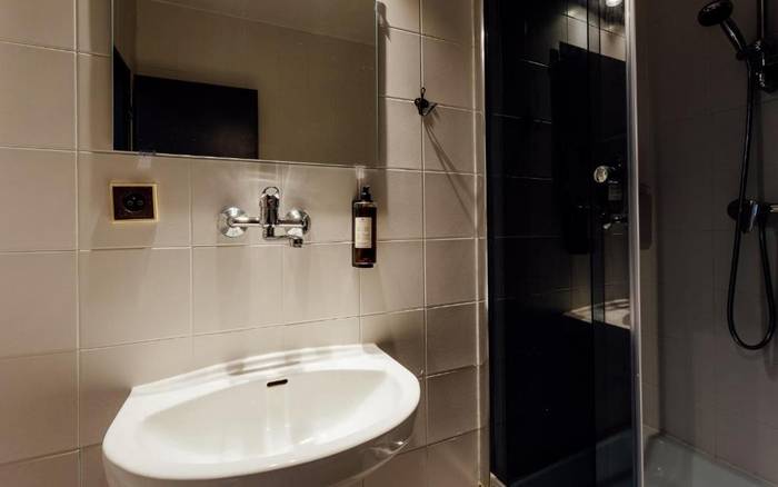 Dvojlôžková izba s oddelenými lôžkami a balkónom