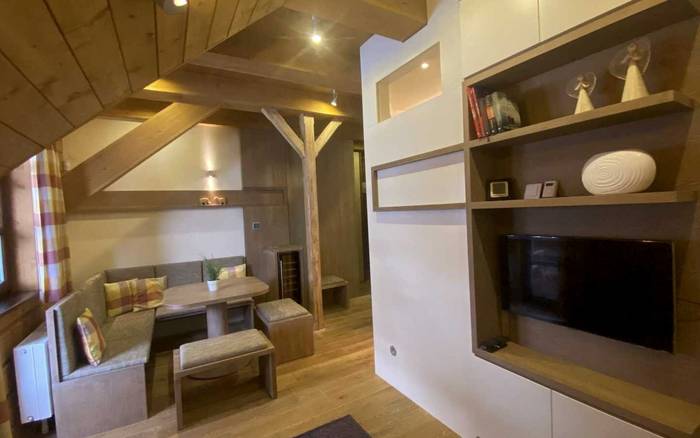 Mezonetový apartmán s kuchyňkou, 2 ložnice, balkon (č.7)