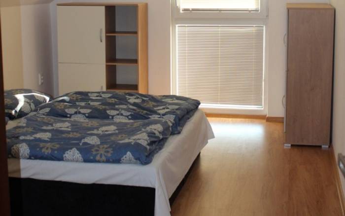 2-lôžková spálňa s manželskou posteľou