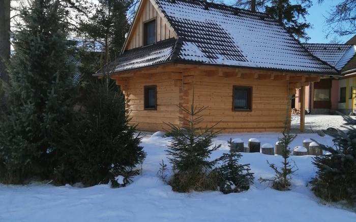 Chalúpka pod Tatrami v zime