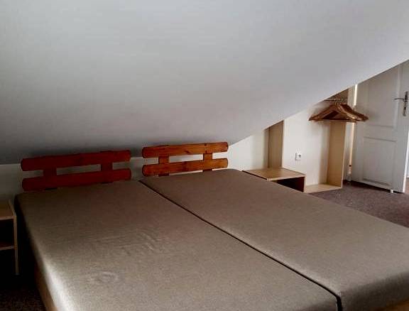 Dva propojené pokoje v podkroví - čtyřlůžkový č.5 a č.6