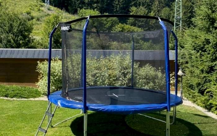 Trampolína